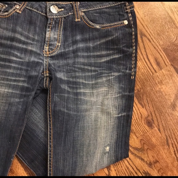 BKE Madison Distressed Bootcut Jeans - Picture 14 of 15